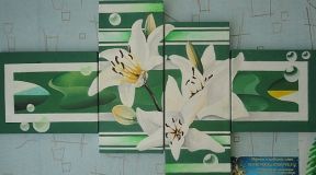flowers on green modular picture