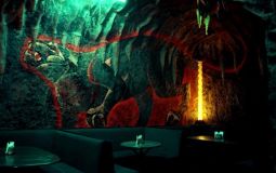 El interior del club "la Cueva"