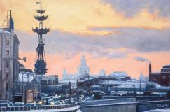 Puesta de sol de invierno en Moscú. Vista del monumento a Pedro I