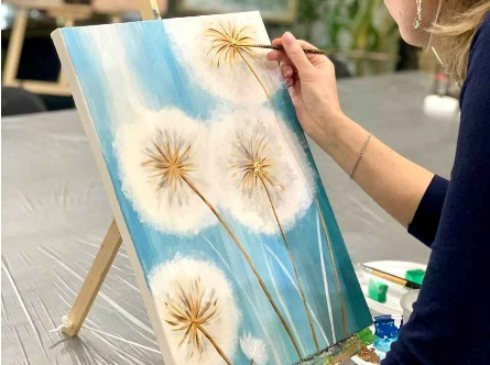 Фото из студии мастер-классов рисования