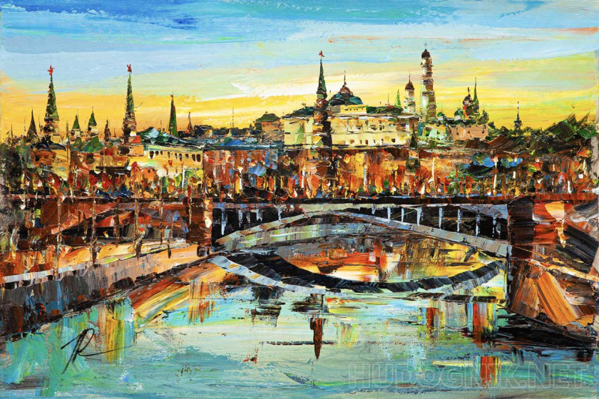 Город в золотом закате. Вид на Кремль