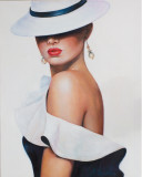 Hermosa chica con sombrero blanco