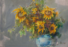 Golden mood. Bouquet of sunflowers