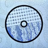 Разлив (1) Синий жидкий узор на белом фоне