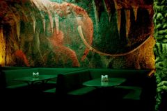 El interior del club "la Cueva"