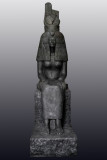 Nefertiti en el trono