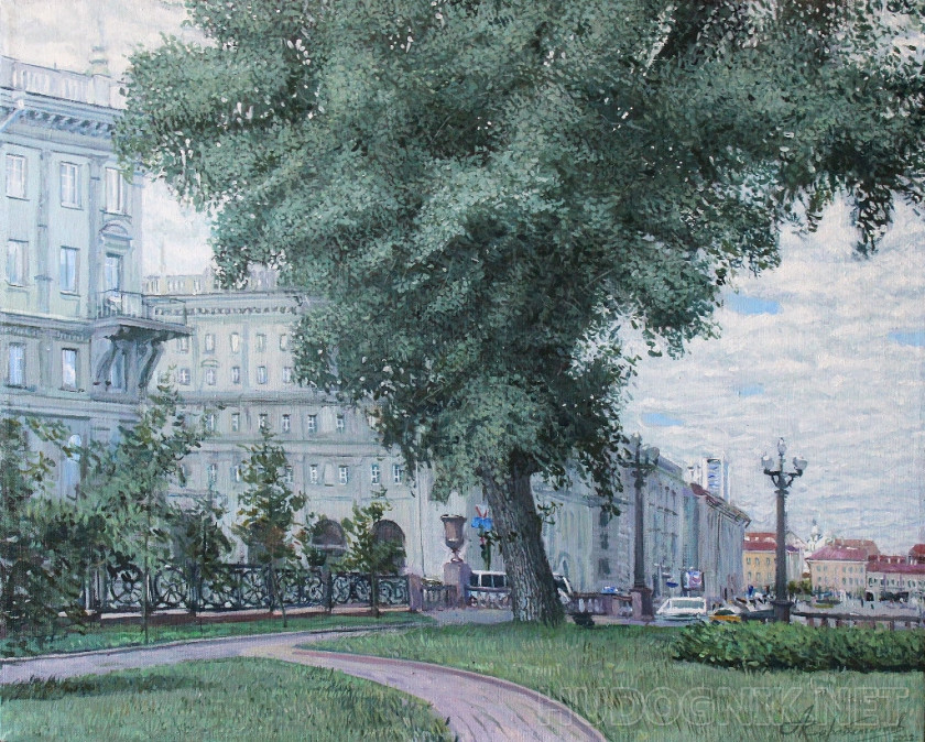 Дерево-старожил в Александровском сквере
