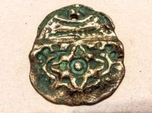 Медальон ручной работы из бронзы Древний охранный орнамент